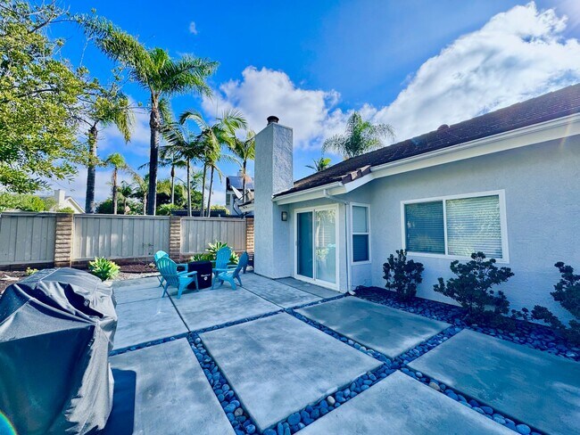 Building Photo - FOR RENT Call For Availability 3Br/3Ba 2128 Sqft Fully Furnished Del Mar Heights Vacation Home, C...