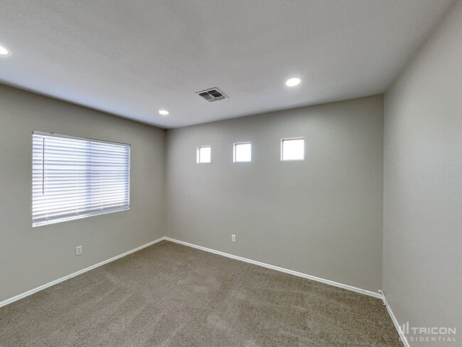 Building Photo - 2618 S Devonna Ln