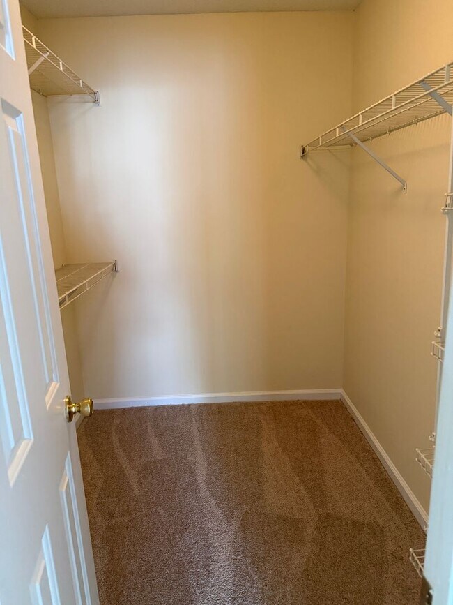 Building Photo - 2 bedroom 2 bath condo in Cape Cottages, Community Pool, Dog Park, Basketball Court,