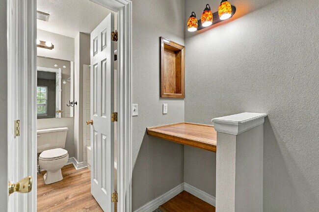 Building Photo - 3-Bedroom Louisville Townhome with Finished Basement