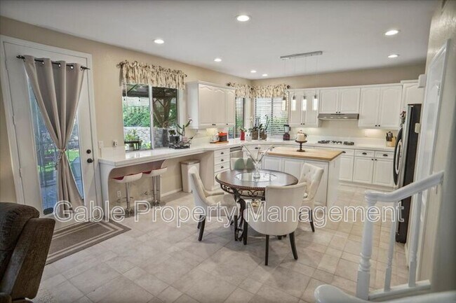 Building Photo - 27878 Amberwood Ln