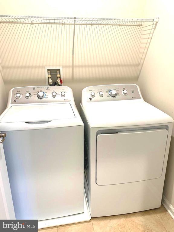 Building Photo - 9606 Julia Ln