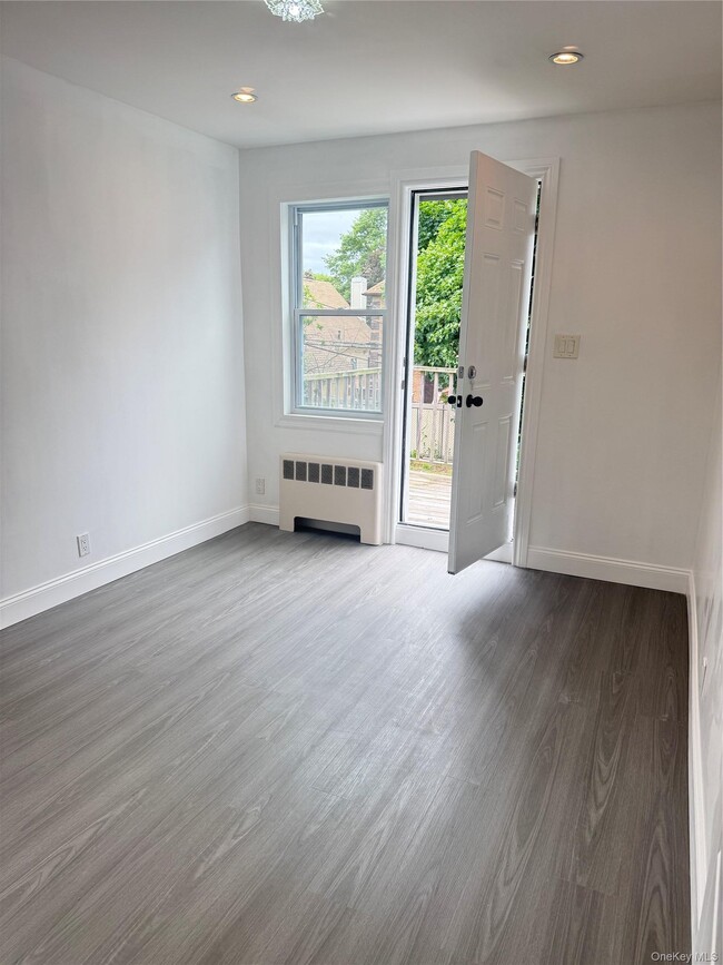 Building Photo - 84-22 Little Neck Pkwy