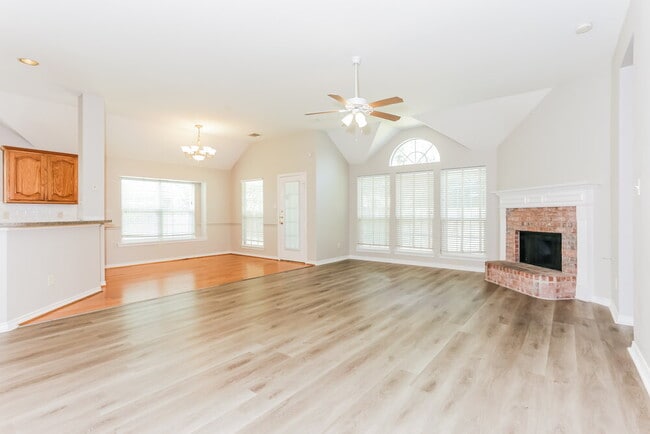 Building Photo - 1407 Oxford Dr