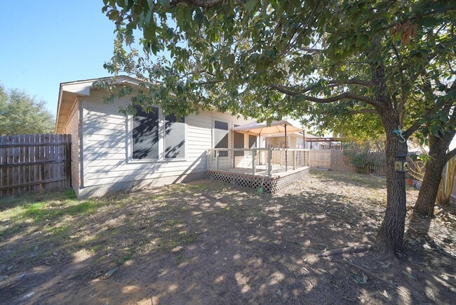 Building Photo - Gorgeous Single Story Home in Cibolo! Real...