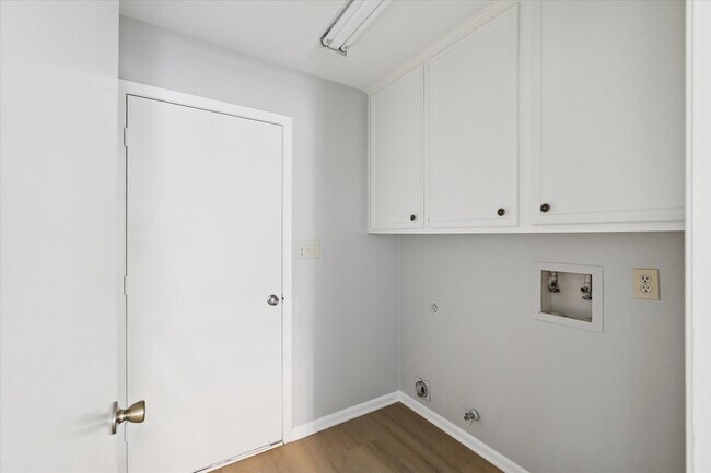 Building Photo - 25903 Long Hill Ln