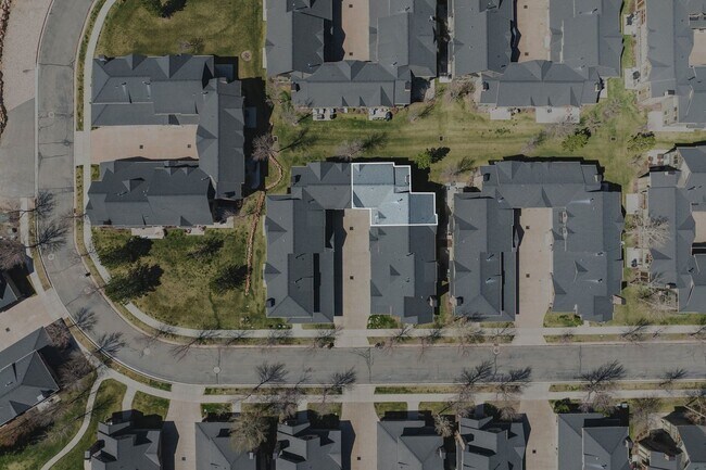 Building Photo - 6144 Fox Point Cir