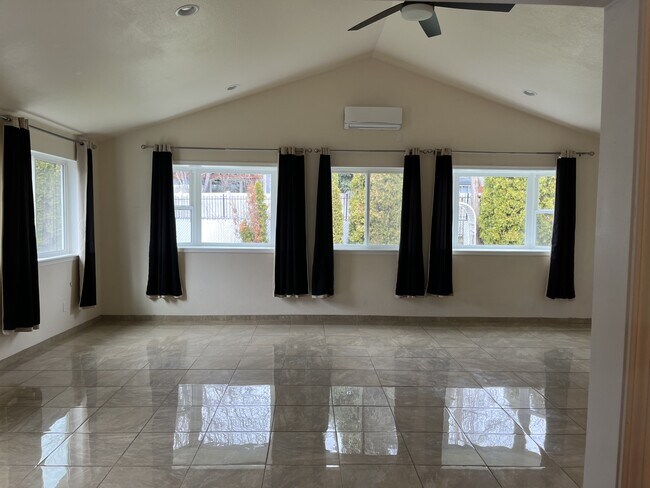 Building Photo - 2134 E Dworshak Dr