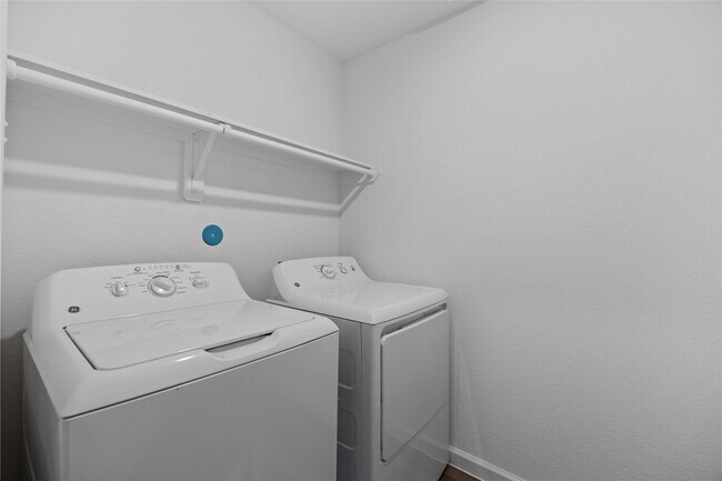 Building Photo - 612 Craven St