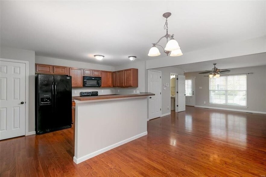 Building Photo - 256 Countryshire Dr