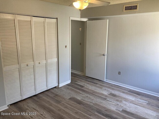 Building Photo - 3585 Sable Palm Ln