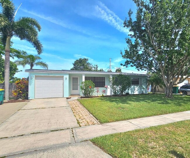 Primary Photo - EGAD! Pool home located close to Downtown ...