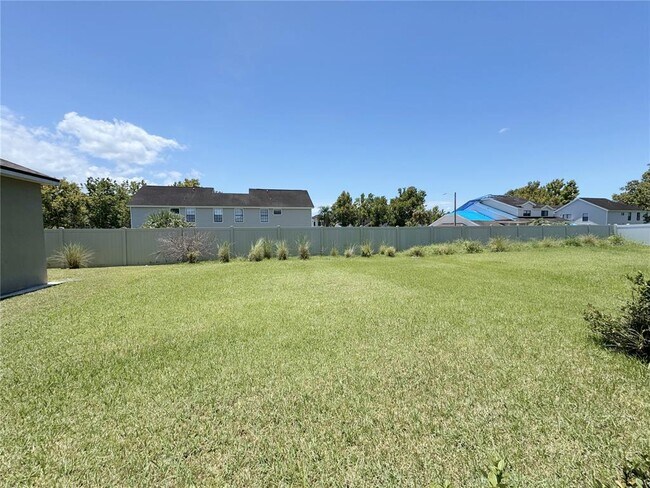 Building Photo - 2428 Chateau Lp