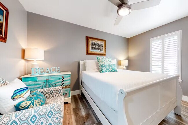 Building Photo - 607 Sand Key Dr