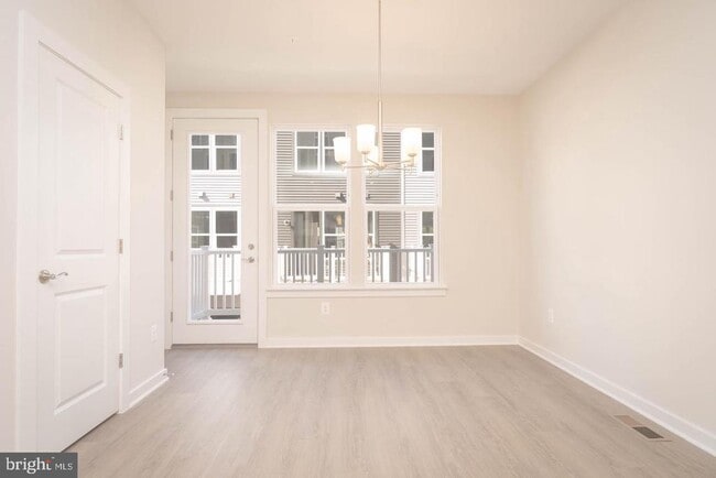 Building Photo - 5610 Alpha Rdg Ave