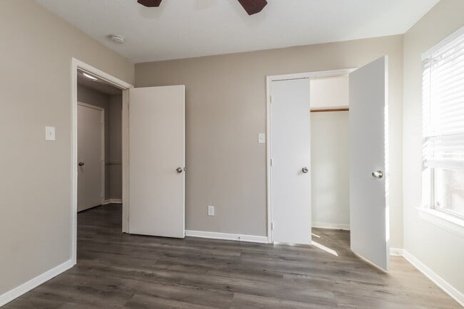 Building Photo - 16257 Sun View Ln