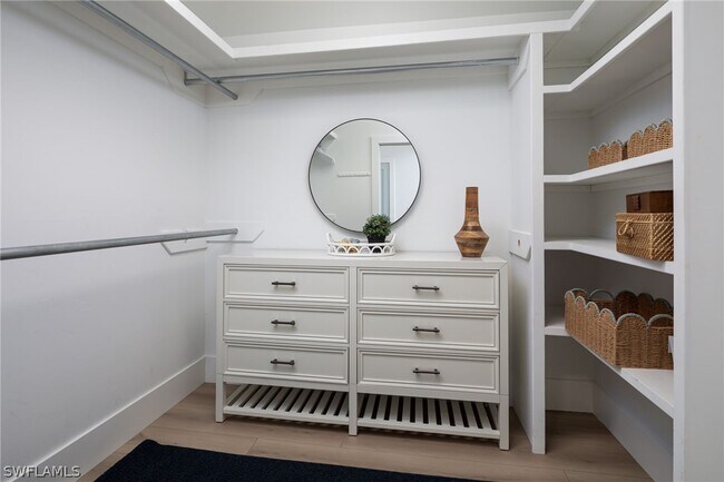 Building Photo - 339 4th Ave N