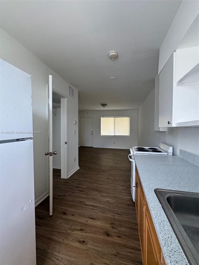 Building Photo - 660 NE 88th Terrace