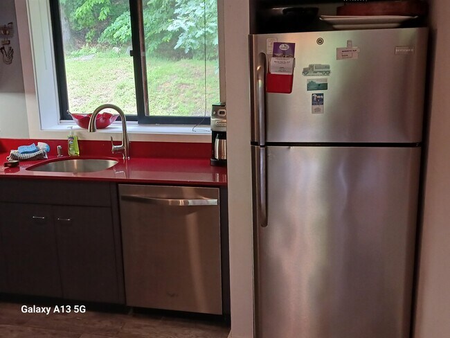 Building Photo - 114 Easterly Rd