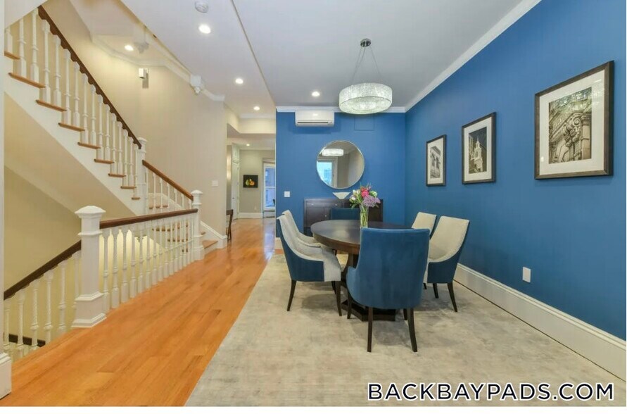 Building Photo - 214 Beacon St