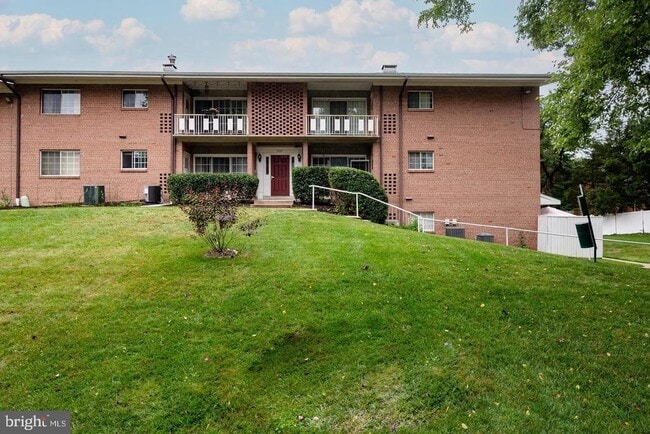 Building Photo - 5605 Franconia Rd