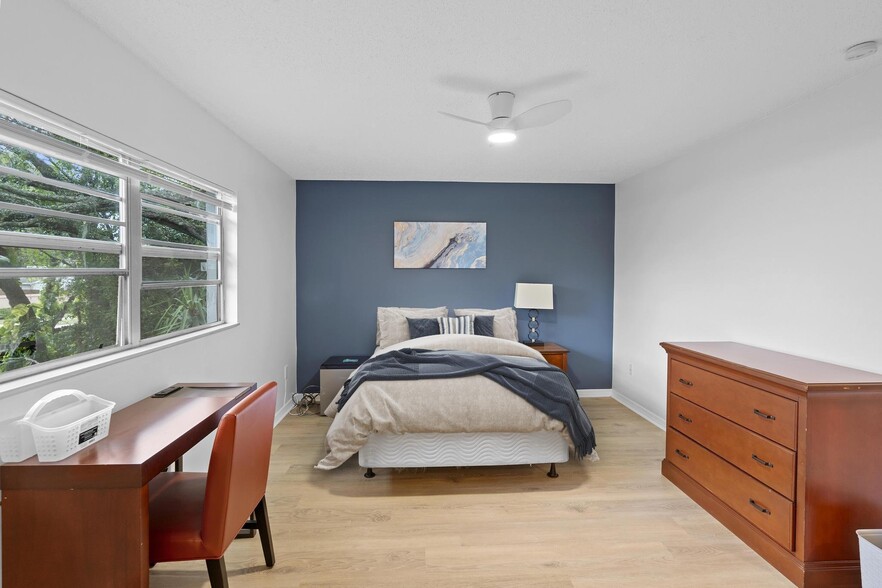 Building Photo - 5348 Hillock Ct