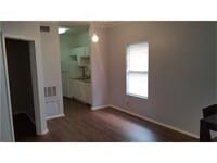 Building Photo - Edgecreek Condo