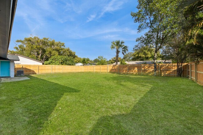 Building Photo - Fully Remodeled Winter Park Home