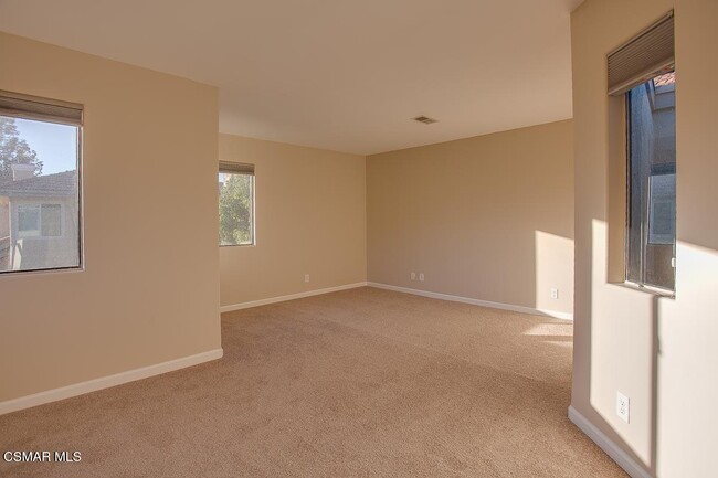 Building Photo - 29712 Strawberry Hill Dr