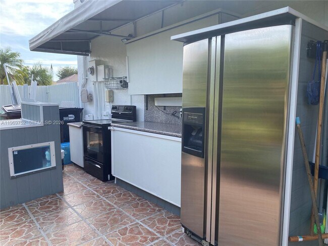 Building Photo - 720 NW 123rd Ave