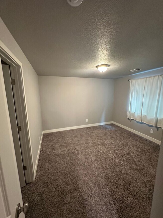 Building Photo - Beautiful 4 Bedroom House in Ault!
