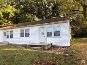 Building Photo - Cozy Duplex - Minutes to TBS Quantico