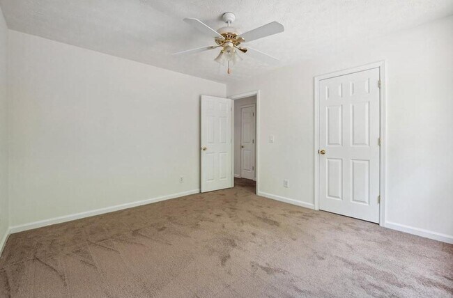 Building Photo - 4255 Old House Dr