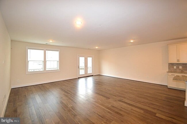 Building Photo - 44878 Tiverton Sq