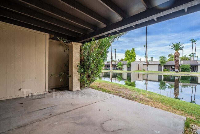 Building Photo - 2256 W Lindner Ave