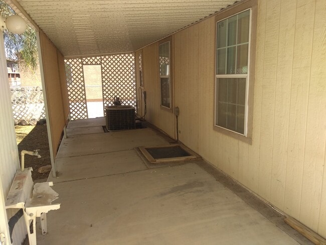 Building Photo - Double Wide on a Double Lot w/detached Gar...