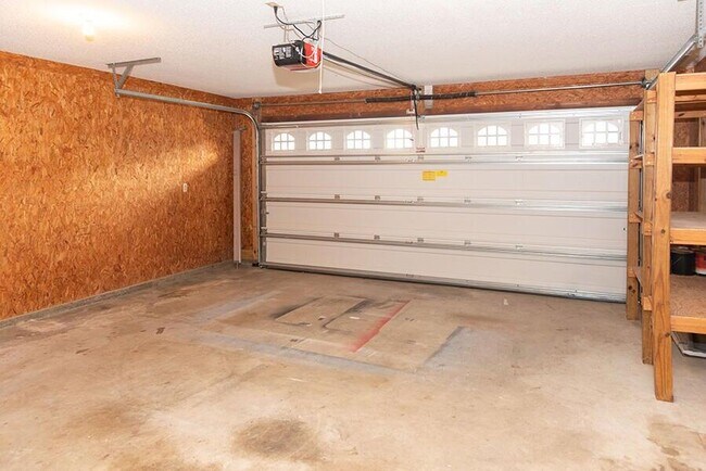 Building Photo - 511 Woodland Park Cir