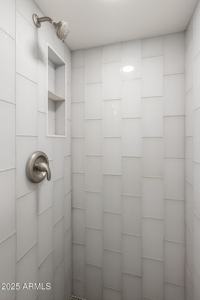 Building Photo - 6936 E 3rd St