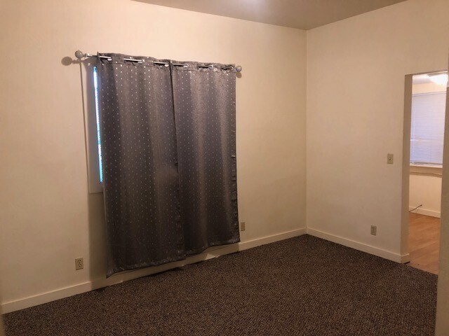 Building Photo - 1021 E St