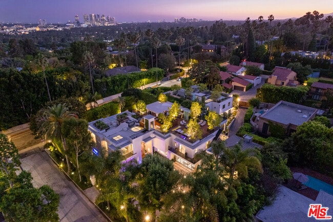 Building Photo - 1111 Sierra Alta Way