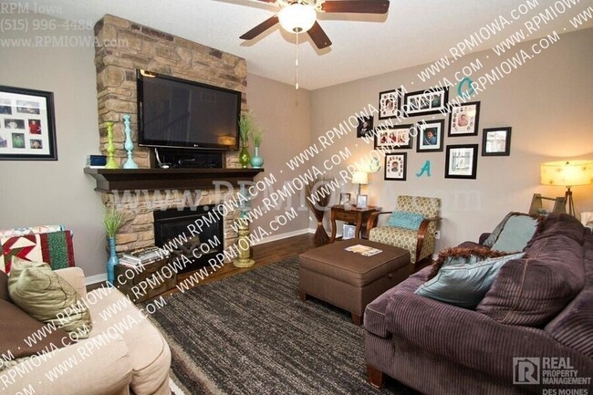 Building Photo - 1655 SW Arlan Dr
