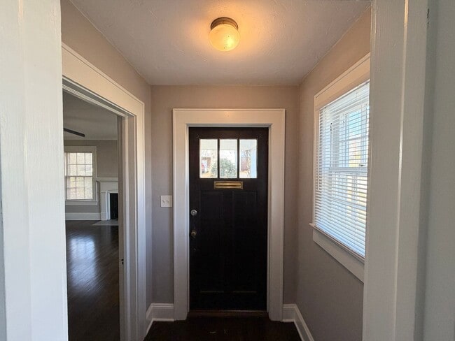 Building Photo - Statesville Downtown - 2BR / 1BA