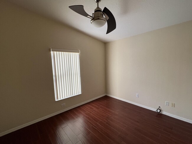 Building Photo - 874 Birkdale St