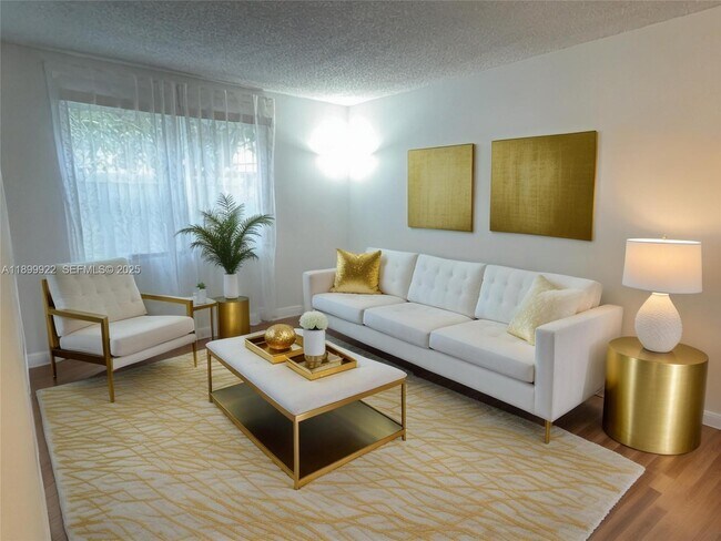 Building Photo - 17255 SW 95th Ave