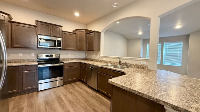 Building Photo - Move in ready on Birmingham!