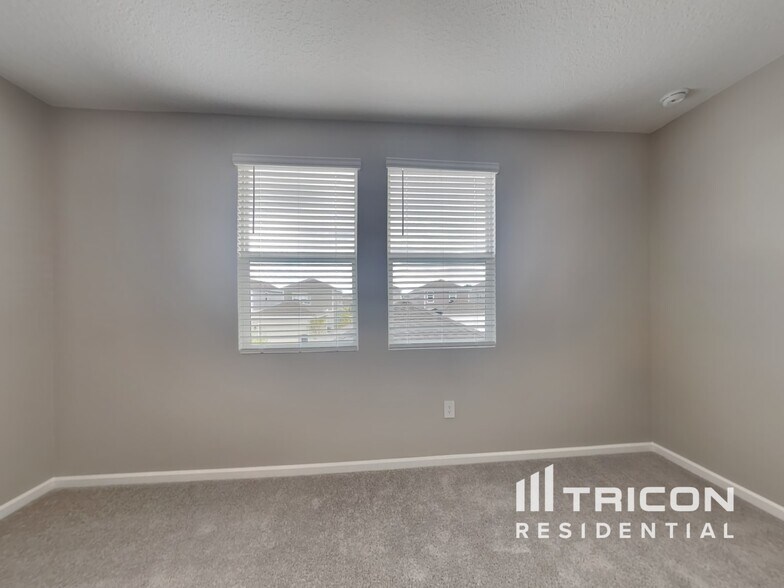 Building Photo - 745 Honeyrock St