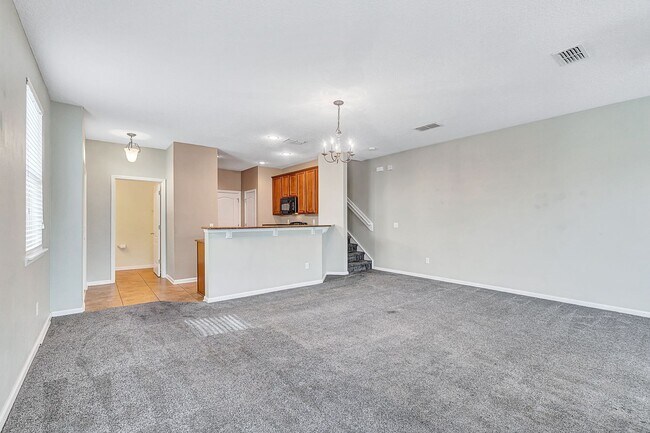 Building Photo - ***TWO WEEKS FREE*** Stylish 3BR Townhome with Garage & Walk-In Closet