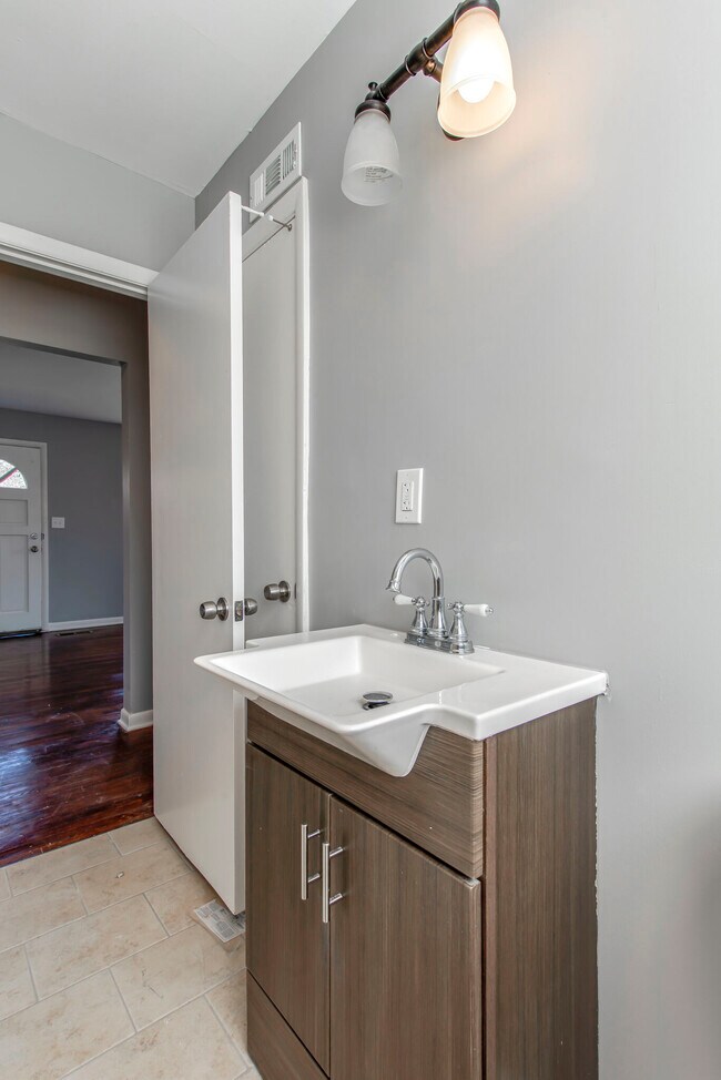 Building Photo - 3259 Panorama Dr