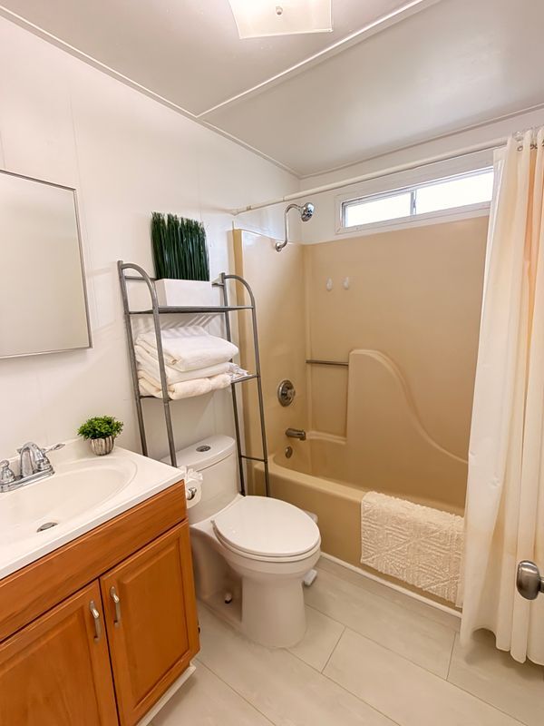 Building Photo - 9999 NE 120th St