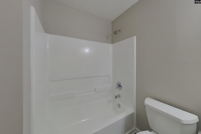 Building Photo - 80 Springway Dr